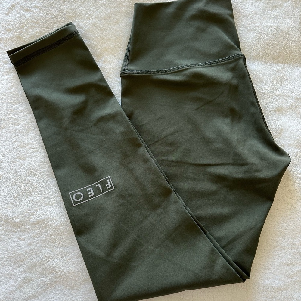 Fleo El Toro 25” Silky Silk Leggings